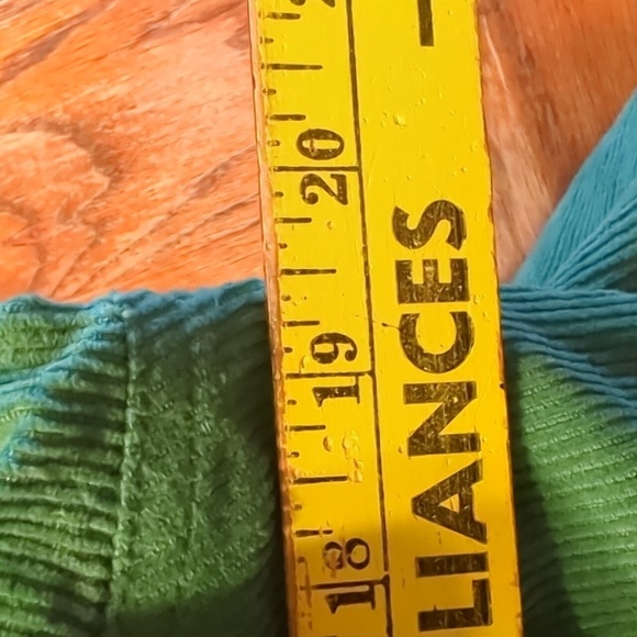 Le Lis large green corduroy long shacket with side pockets - Picture 10 of 10